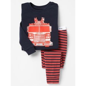 NWT Baby Gap FIRETRUCK pajamas NAVY Blue red
